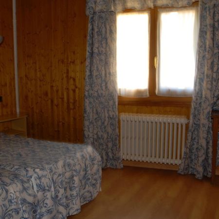 Hotel Europa Les Luaran gambar