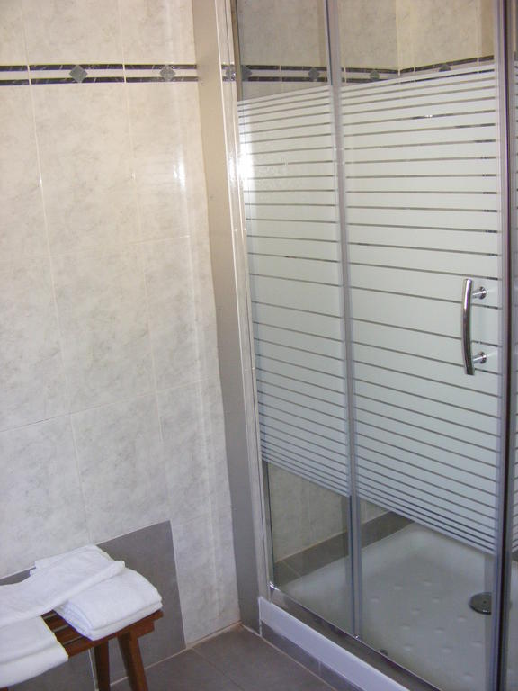 Hotel Europa Les Bilik gambar
