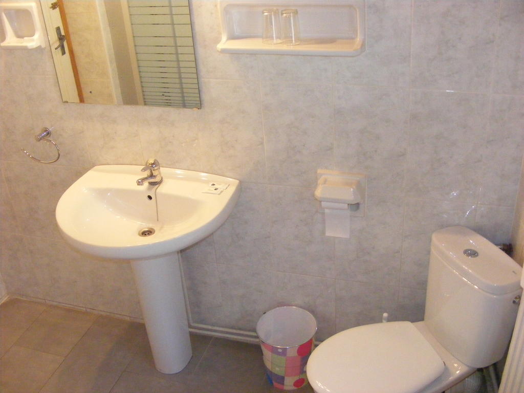 Hotel Europa Les Bilik gambar